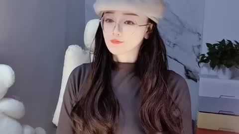 Snapshot of happysweetie168 chatting on 12-16-24, 01:22 Daisy online show from 12-16-24, 01:22