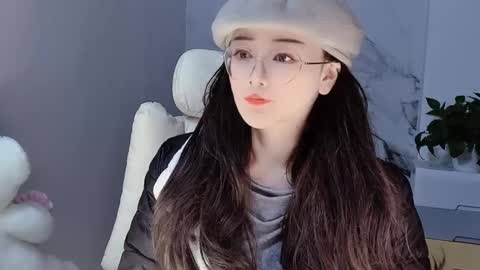 Snapshot of happysweetie168 chatting on 12-22-24, 02:06 Daisy online show from 12-22-24, 02:06