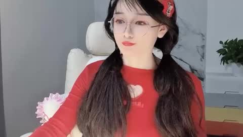 Snapshot of happysweetie168 chatting on 02-14-25, 08:15 Daisy online show from 02-14-25, 08:15