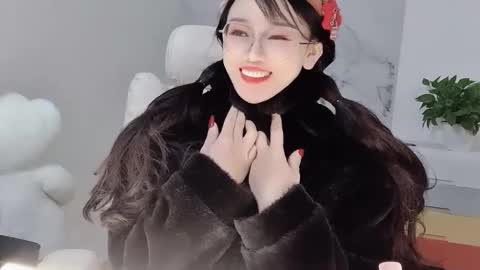 Snapshot of happysweetie168 chatting on 02-25-25, 02:58 Daisy online show from 02-25-25, 02:58