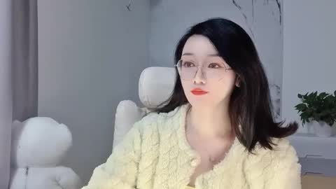 Snapshot of happysweetie168 chatting on 03-09-25, 04:49 Daisy online show from 03-09-25, 04:49