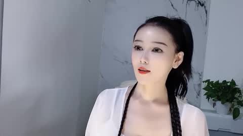 Snapshot of happysweetie168 chatting on 09-16-25, 05:19 Daisy online show from 09-16-25, 05:19