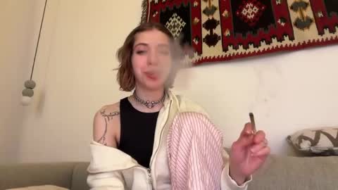 Vivy online show from 04-12-26, 08:03