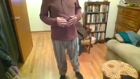 Snapshot of har5 chatting on 12-22-25, 03:47 Hardy-Har online show from 12-22-25, 03:47