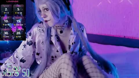 Mia online show from 11-10-25, 09:47