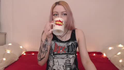 Emily online show from 04-28-26, 09:09