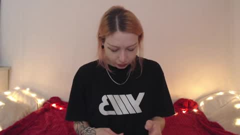 Snapshot of hardcore_x chatting on 05-28-26, 07:00 Emily online show from 05-28-26, 07:00