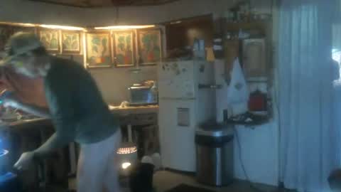 Snapshot of hardinhand44 chatting on 12-05-24, 06:55 john nobles online show from 12-05-24, 06:55