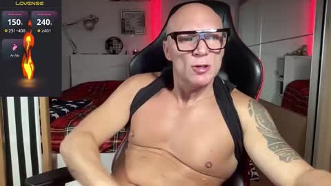 Snapshot of hardmattsteel chatting on 10-10-25, 08:57 MATTSTEEL - ITALIAN STALLION online show from 10-10-25, 08:57