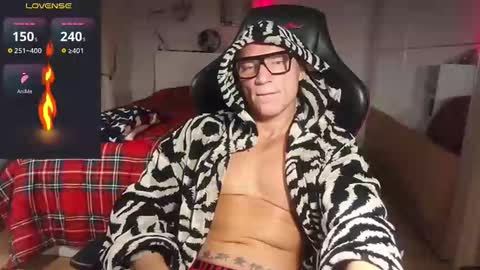 Snapshot of hardmattsteel chatting on 10-17-25, 10:18 MATTSTEEL - ITALIAN STALLION online show from 10-17-25, 10:18