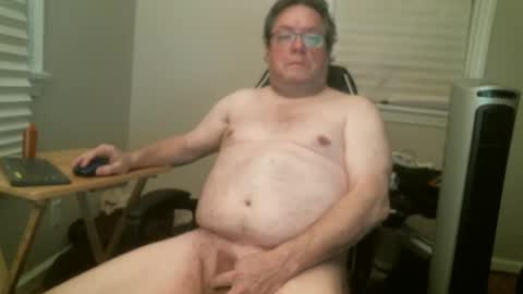 Snapshot of hardmik chatting on 02-14-25, 02:39 Mik online show from 02-14-25, 02:39