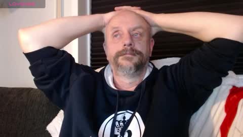 Snapshot of hardmrlazy chatting on 12-27-24, 08:28 MrLazy online show from 12-27-24, 08:28