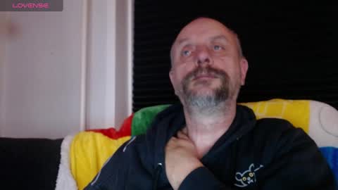 Snapshot of hardmrlazy chatting on 12-29-24, 01:02 MrLazy online show from 12-29-24, 01:02