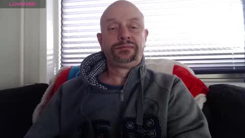 Snapshot of hardmrlazy chatting on 01-04-25, 12:49 MrLazy online show from 01-04-25, 12:49