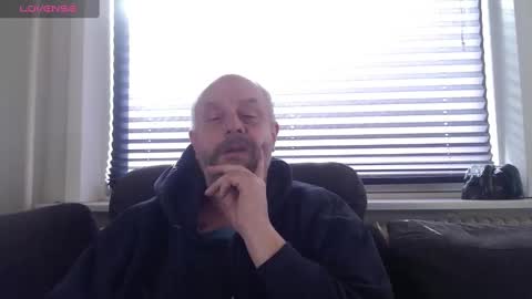 Snapshot of hardmrlazy chatting on 03-06-25, 09:36 MrLazy online show from 03-06-25, 09:36