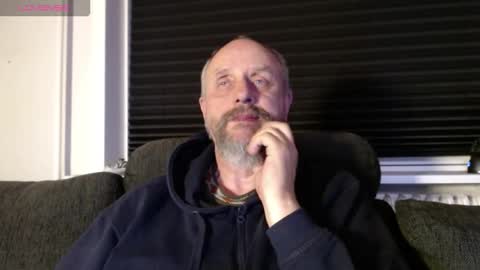 Snapshot of hardmrlazy chatting on 10-22-25, 07:02 MrLazy online show from 10-22-25, 07:02