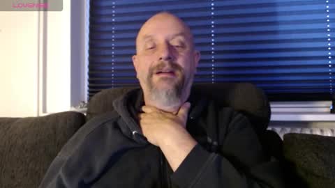 Snapshot of hardmrlazy chatting on 10-26-25, 07:03 MrLazy online show from 10-26-25, 07:03