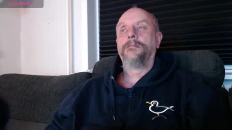 Snapshot of hardmrlazy chatting on 11-29-25, 06:00 MrLazy online show from 11-29-25, 06:00