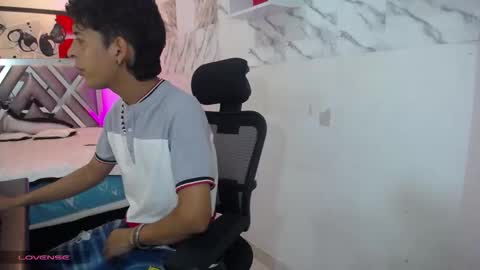 Snapshot of hardsexlove08 chatting on 02-28-26, 09:38 Andres Dean online show from 02-28-26, 09:38