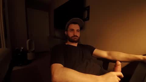 Tom online show from 09-10-25, 07:41