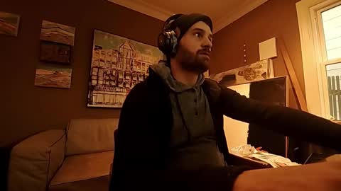 Tom online show from 11-21-25, 09:35