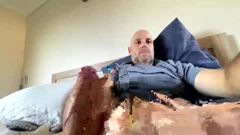 Snapshot of hardtruckie chatting on 02-18-26, 01:12 hardtruckie online show from 02-18-26, 01:12