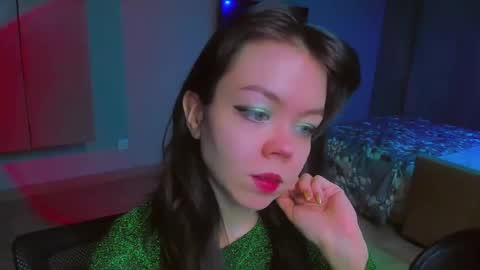 Snapshot of haribo_asmr chatting on 12-25-24, 11:43 Miss Hari online show from 12-25-24, 11:43