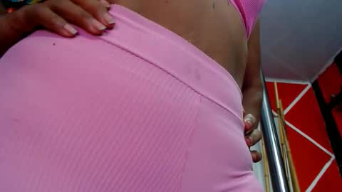 Snapshot of harley_brunette74 chatting on 01-04-25, 01:21 HARLEY online show from 01-04-25, 01:21