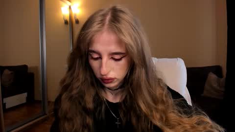 Julia online show from 03-28-26, 05:18