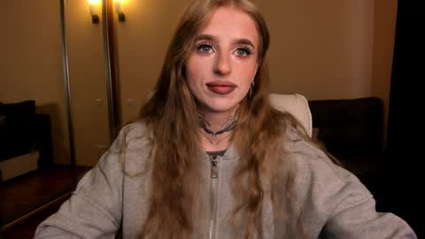 Julia online show from 04-28-26, 05:23