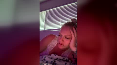 Snapshot of harleyyrae chatting on 05-10-26, 02:28 Harley Rae online show from 05-10-26, 02:28