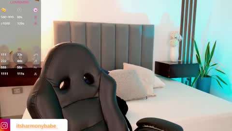 Snapshot of harmonybabe_ chatting on 06-04-26, 08:37 Harmony online show from 06-04-26, 08:37