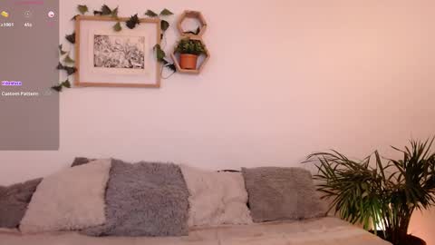 Snapshot of harmonyy01 chatting on 12-06-24, 04:47 Harmony Please help me to reach 100 thumbs up online show from 12-06-24, 04:47