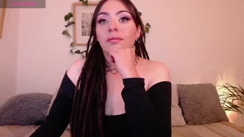 Snapshot of harmonyy01 chatting on 02-22-25, 04:18 Harmony Please help me to reach 100 thumbs up online show from 02-22-25, 04:18