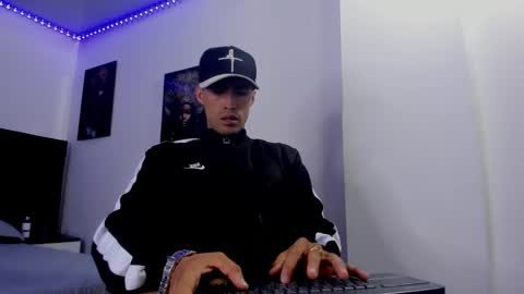 harold_999 online show from 11-01-25, 02:57