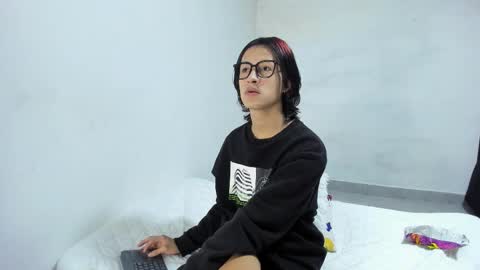 Snapshot of harold_sm chatting on 12-04-25, 12:53 harold sm online show from 12-04-25, 12:53