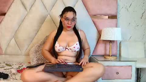 Snapshot of harper_morgan chatting on 07-24-26, 07:12 harper online show from 07-24-26, 07:12