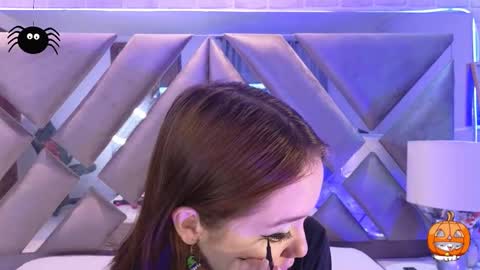 Snapshot of harperwest_ chatting on 10-10-25, 08:30 Harper online show from 10-10-25, 08:30