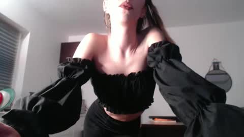 Snapshot of harperxxs chatting on 10-22-25, 03:45 HarperXxs online show from 10-22-25, 03:45