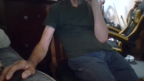 Snapshot of harry1cannary chatting on 09-26-25, 02:21 harry1cannary online show from 09-26-25, 02:21