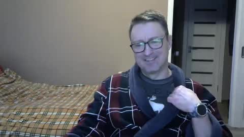 Snapshot of harrysnake chatting on 12-20-24, 06:40 HarrySnake online show from 12-20-24, 06:40