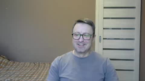 Snapshot of harrysnake chatting on 12-28-24, 08:05 HarrySnake online show from 12-28-24, 08:05