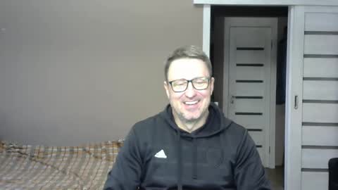 Snapshot of harrysnake chatting on 01-18-25, 10:06 HarrySnake online show from 01-18-25, 10:06