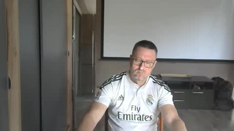 Snapshot of harrysnake chatting on 09-16-25, 11:00 HarrySnake online show from 09-16-25, 11:00