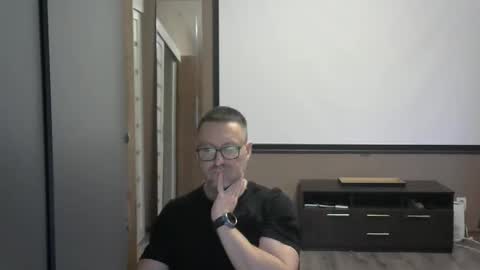 Snapshot of harrysnake chatting on 10-16-25, 01:45 HarrySnake online show from 10-16-25, 01:45