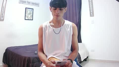 Snapshot of harrythomson1 chatting on 11-13-25, 06:51 harry thomson online show from 11-13-25, 06:51