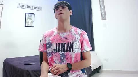 Snapshot of harrythomson1 chatting on 11-19-25, 11:05 harry thomson online show from 11-19-25, 11:05