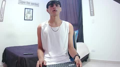 Snapshot of harrythomson1 chatting on 11-30-25, 01:48 harry thomson online show from 11-30-25, 01:48