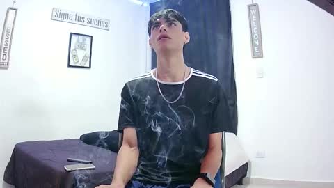 Snapshot of harrythomson1 chatting on 12-14-25, 11:53 harry thomson online show from 12-14-25, 11:53