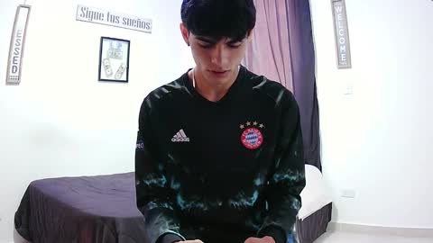 Snapshot of harrythomson1 chatting on 12-16-25, 04:23 harry thomson online show from 12-16-25, 04:23